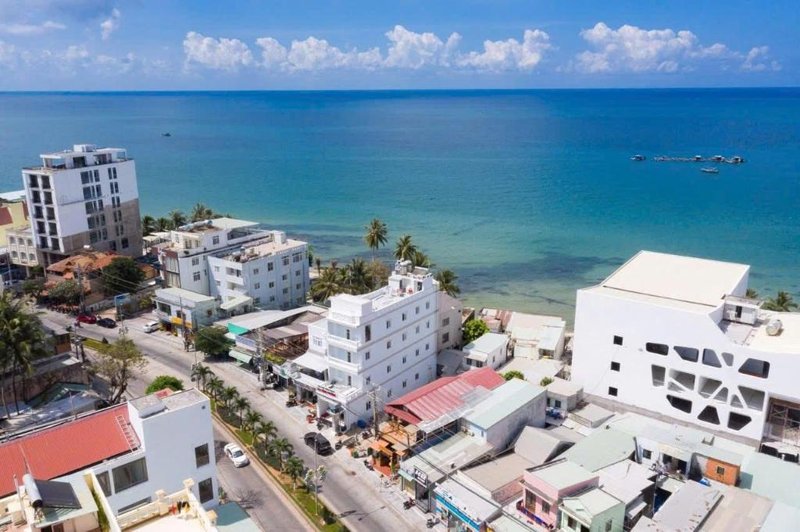 Cherry Bean Hotel by Trần Coffee