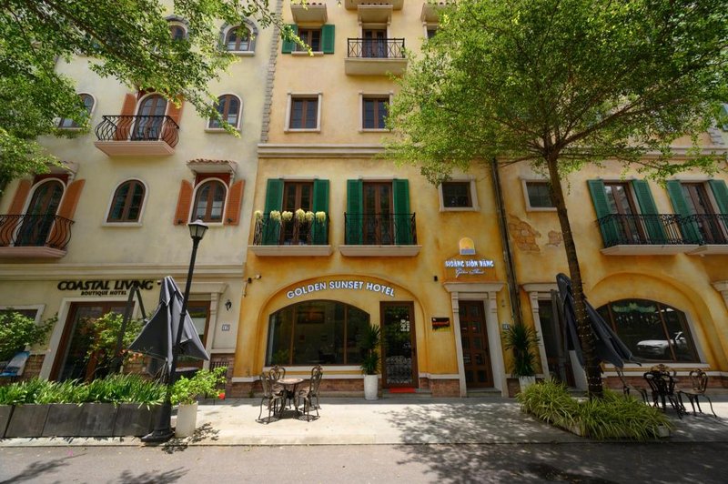 Golden Sunset Hotel
