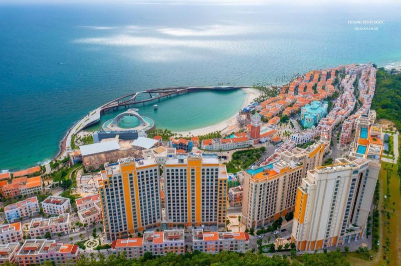 Luna Sol Sunset & Firework Signature