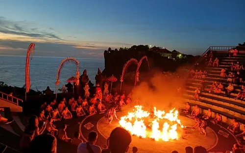 Tour Ngày Đền Uluwatu và Kecak Uluwatu
