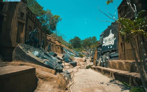 Vé Đường Hầm Điêu Khắc (Đất Sét) ở Đà Lạt