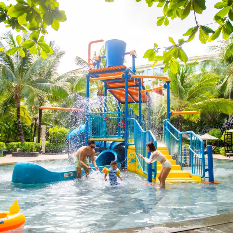 Công viên nước tại InterContinental Phu Quoc Long Beach Resort 3