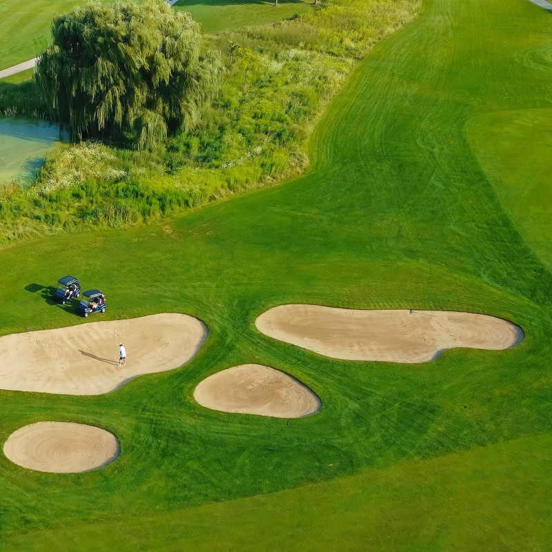 Eschuri Vung Bau Golf