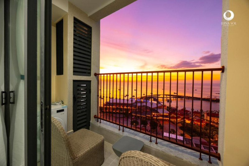 Skywave Apartment Firework Delight 1