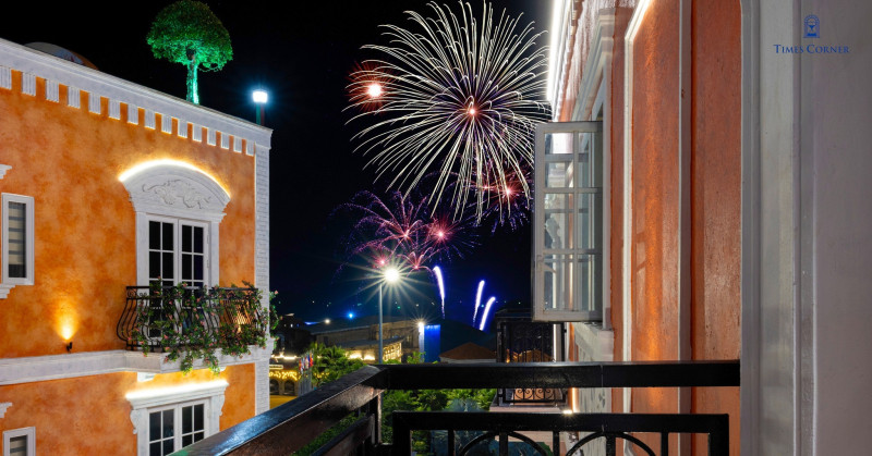 Times Corner Amalfi view pháo hoa
