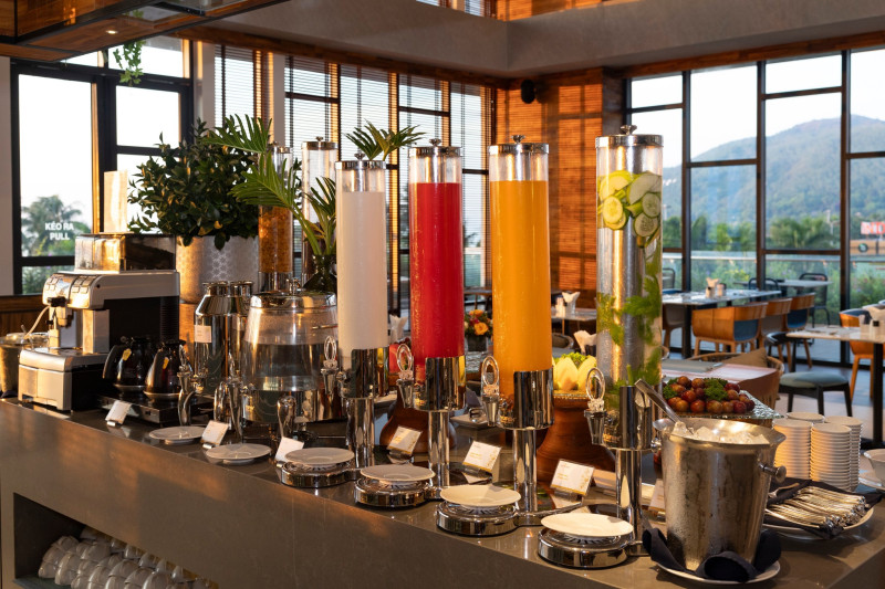 Anya Premier Beachfront Hotel Quy Nhon có buffet sang 1