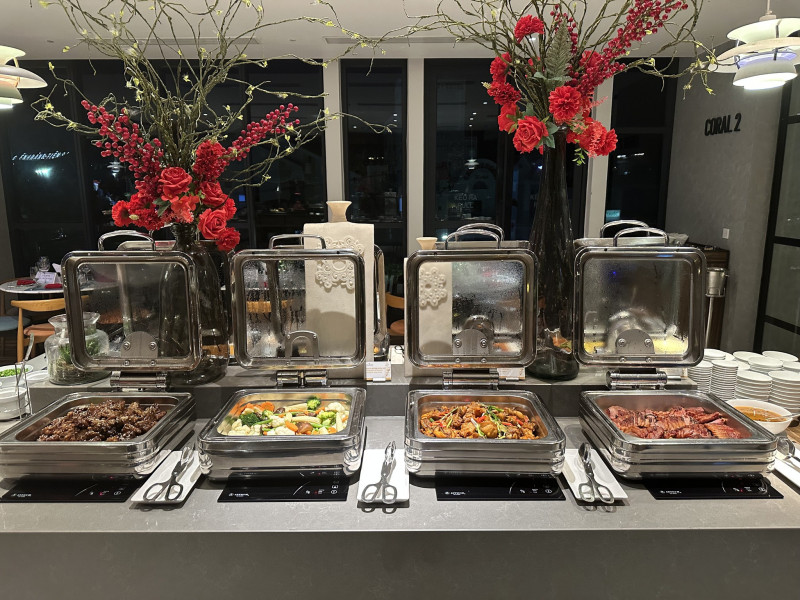 Anya Premier Beachfront Hotel Quy Nhon có buffet sang 2